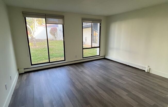 1 bed, 1 bath, 750 sqft, $1,195, Unit 165E