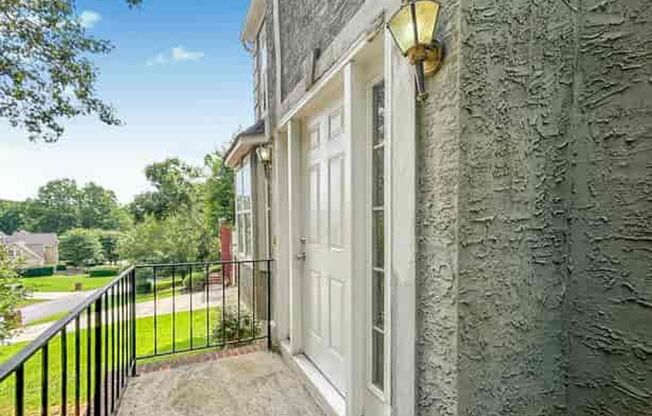 Stunning Renovated 4 BR Home in Prime Alpharetta/Johns Creek!