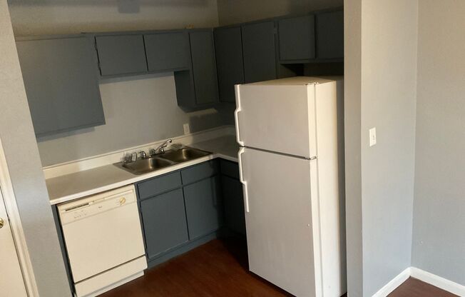 2 beds, 2 baths, $1,200, Unit 8923-B