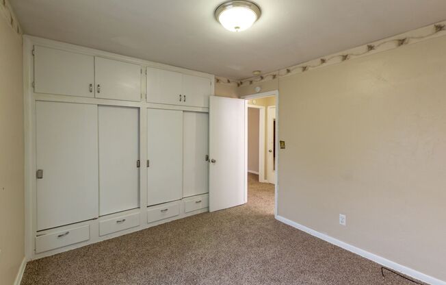 3 beds, 1 bath, $1,049