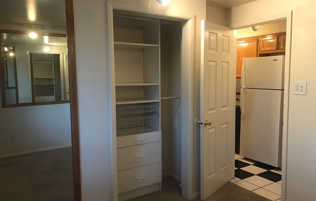 2 beds, 1 bath, 650 sqft, $1,895, Unit 680-217