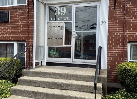 39 CAREY AVE