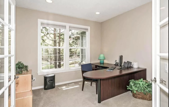 Wonderful 4 bed, 3 bath house with Eco friendly Solar Panels - Get Half Off Your First Month's Rent!