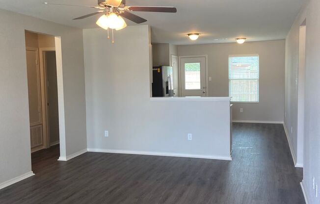 3 beds, 2 baths, $1,595