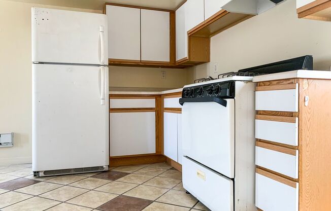 Studio, 1 bath, 540 sqft, $919, Unit 528 Candelaria NW