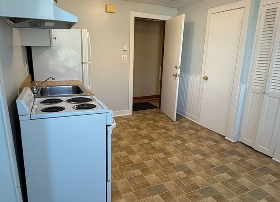 1 bed, 1 bath, $1,500, Unit 4