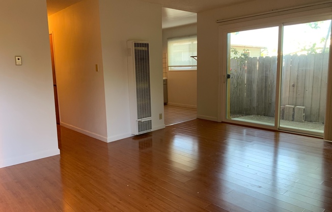 2 beds, 1 bath, $3,200, Unit 1704 Francisco #C