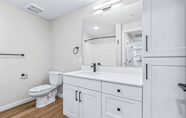 3 beds, 2 baths, 1,275 sqft, $1,999, Unit 1-206