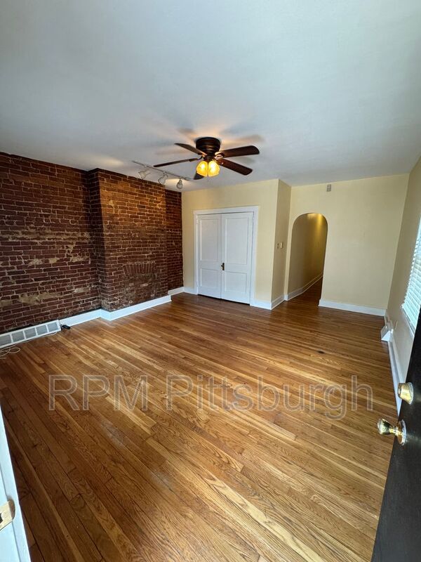 205 Lehigh Ave #2