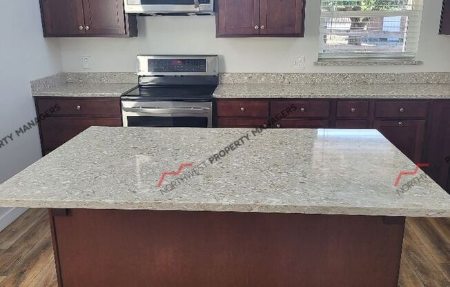 STATUS: *AVAILABLE*  | R210C | $2295