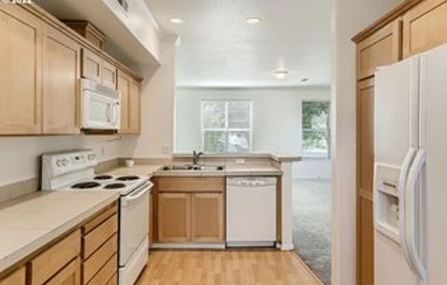3 Bedroom Forest Heights Condo! Water & Sewer Included!