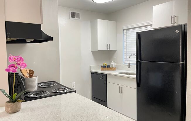 2 beds, 1 bath, 800 sqft, $995, Unit Unit 41