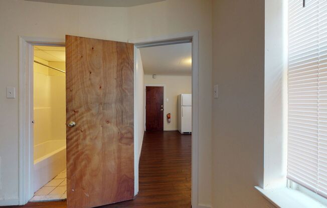 1 bed, 1 bath, 330 sqft, $1,045, Unit 203