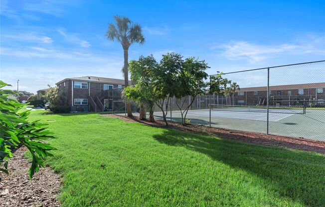 2 beds, 1 bath, $1,395, Unit APARTMENT A5