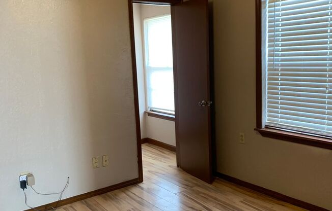 2 beds, 1 bath, $950