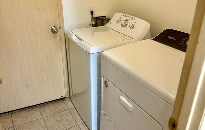 3bed/2.5 bath home available NOW!