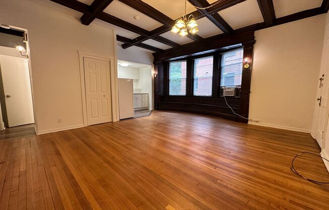 Studio, 1 bath, 440 sqft, $1,449, Unit 5336 Fifth Ave. #02