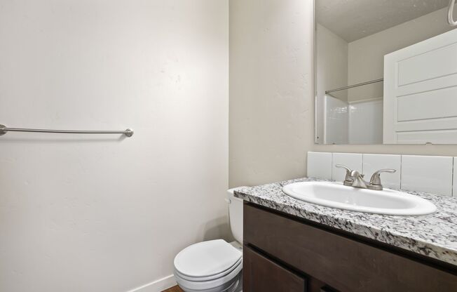 3 beds, 3 baths, $1,745, Unit 102