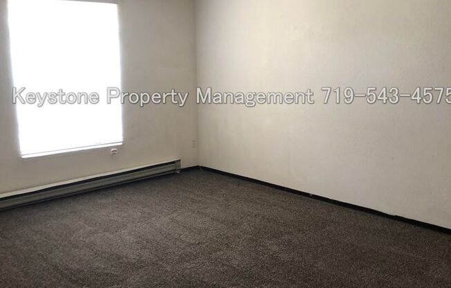 $450 OFF Move In Special!  Second Level Unit  2 Bed/1 Bath  Apt - $900/$900