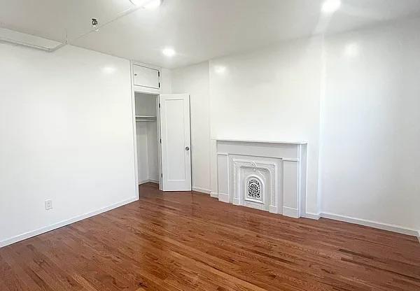 3 beds, 3 baths, 1,954 sqft, $7,000, Unit 2