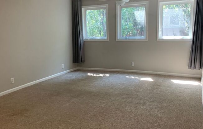Highlands Spacious 2 bedroom/2.5 bath  condo