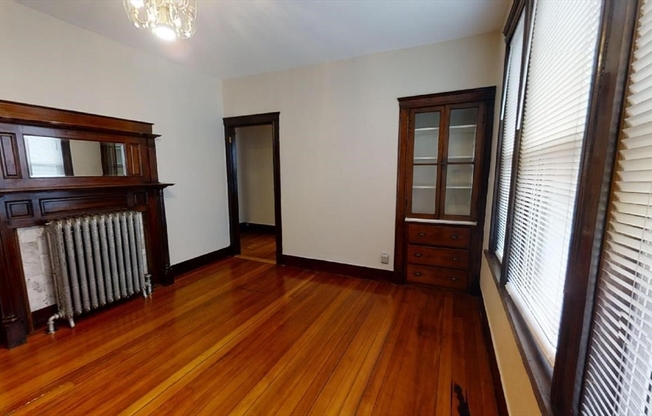 33 BELLINGHAM ST