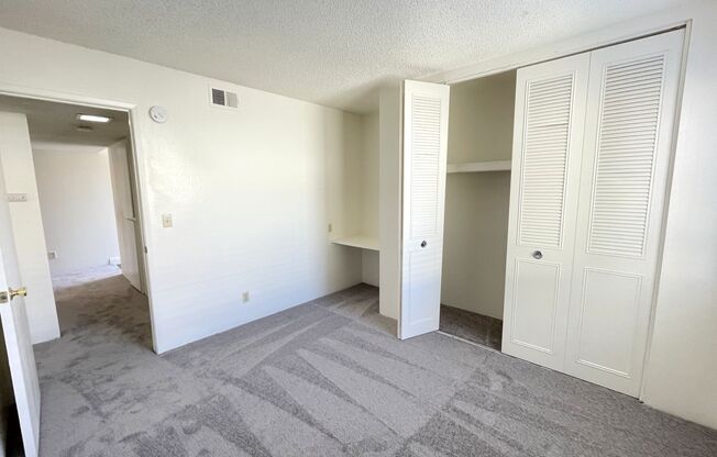 2 beds, 1 bath, 840 sqft, $1,595, Unit RO-22