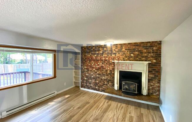 8220 8222 143 SAINT CT NW
