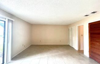 Studio, 1 bath, $995, Unit Unit #113