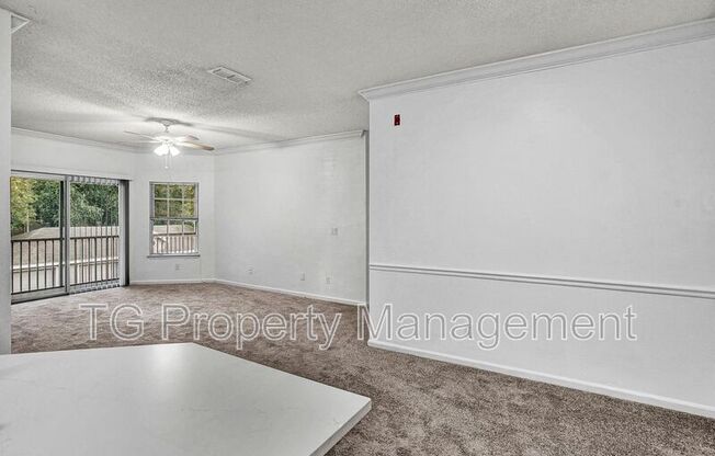 10000 Gate Parkway #123