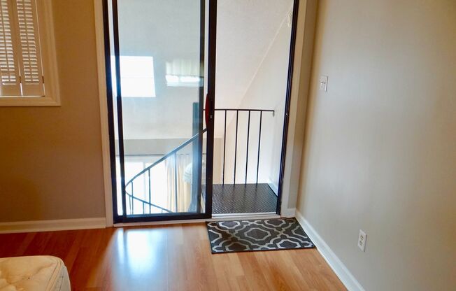 2 beds, 2 baths, $1,400, Unit UNIT H