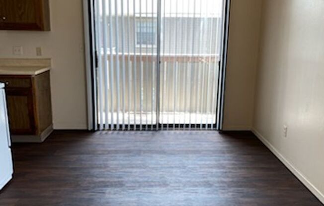 2 beds, 1 bath, 950 sqft, $795, Unit 6913-504