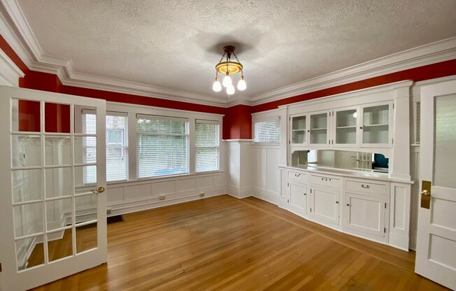 Beautiful Craftsman on Broadway with Live-Work Space Option