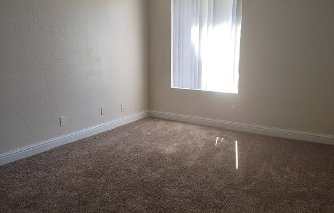 2 beds, 1 bath, $1,500, Unit 225