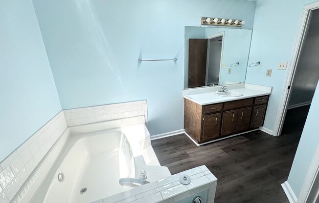 3 beds, 2 baths, $1,250