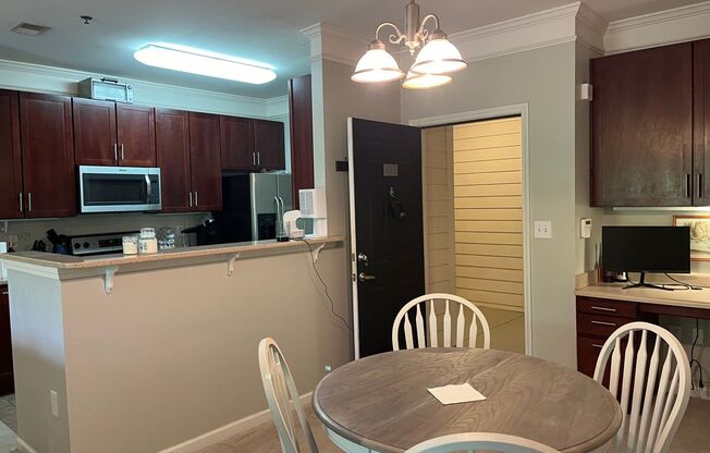 2 beds, 2 baths, $1,950, Unit UNIT 4203