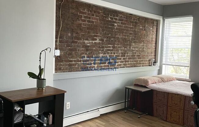 111 MALLORY AVE