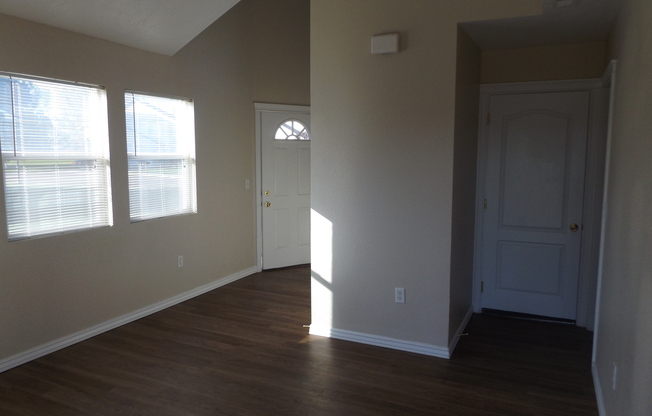 2 beds, 2 baths, $1,400