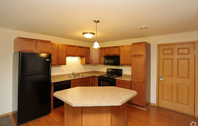 3 beds, 2 baths, 1,280 sqft, $1,699.99, Unit 533-204