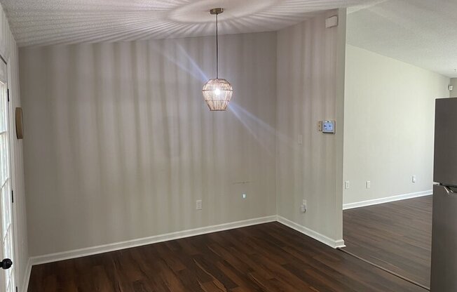 101 FORESTVIEW CIR
