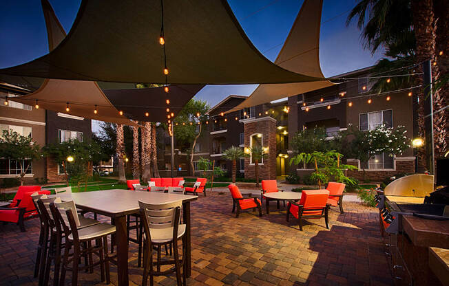 Outdoor Picnic and BBQ Area at Stonebridge Ranch, Chandler