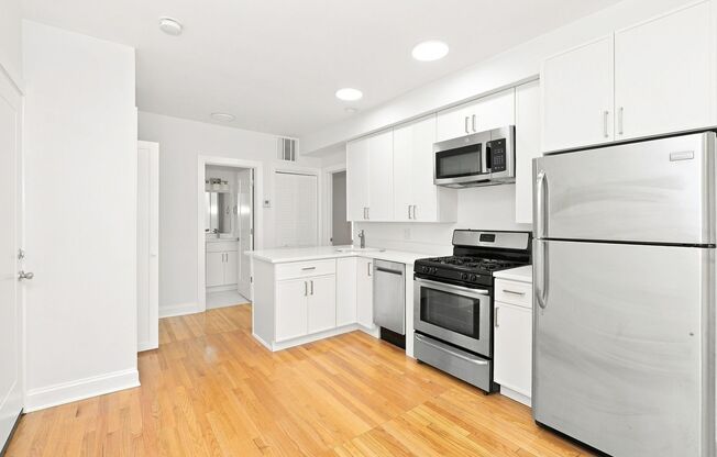 2 beds, 1 bath, $2,115, Unit 3731E-2S