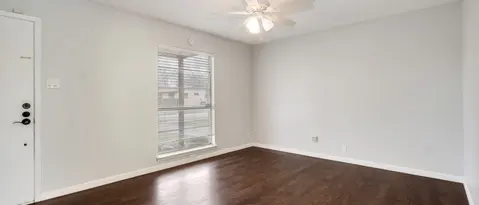 300 ROANOKE DR