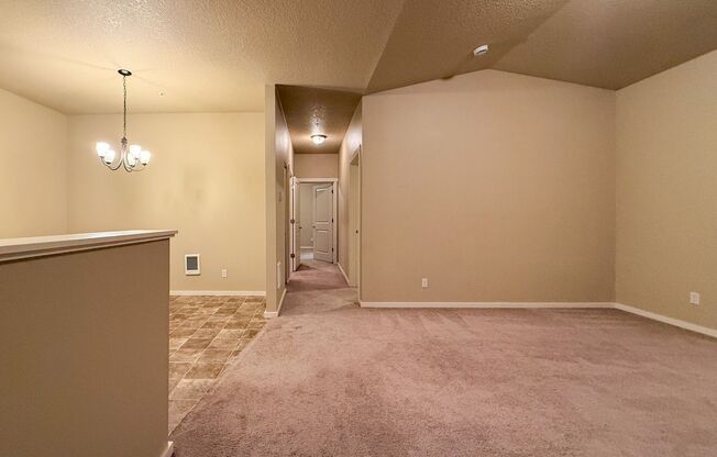 2 beds, 2 baths, 1,090 sqft, $1,600, Unit 523-10