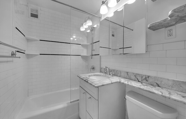 1 bed, 1 bath, 670 sqft, $3,800, Unit 16H