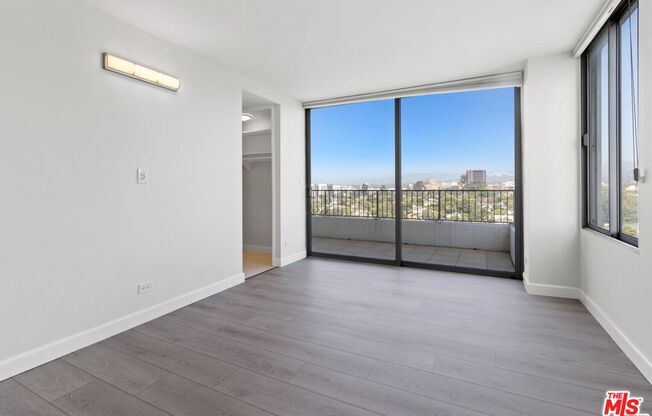 2 beds, 1.8 baths, 1,114 sqft, $5,400, Unit 1703