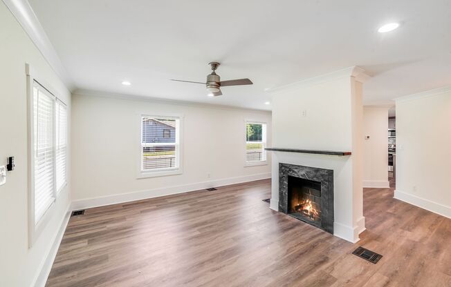 Live in Comfort & Style – Renovated 3-Bedroom in Statesville Ave Terrace!