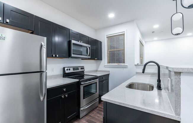 3 beds, 2 baths, 150 sqft, $1,975, Unit 1407-202