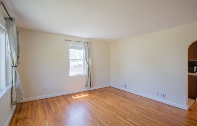 Charming 4 BR/2.5 BA Single-Family Home in Pasadena!