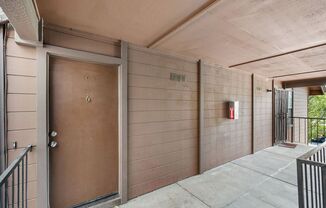 Unique Townhouse in Convenient Reno